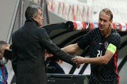 عجیب اما واقعی؛ یک کرونایی در دیدار ترکیه – کرواسی به میدان رفت!

