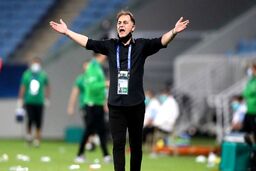 حمله تند و توهین آمیز سرمربی استقلالی ها به وزیر پرسپولیسی + عکس اینستا