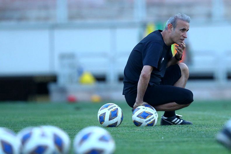 یک ماجرای نادر در فوتبال ایران؛چالش سرمربی پرسپولیس