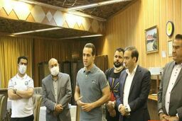 حضور جنجالی علی کریمی در خیبر / مالک خیبر قصد خرید پرسپولیس را دارد؟