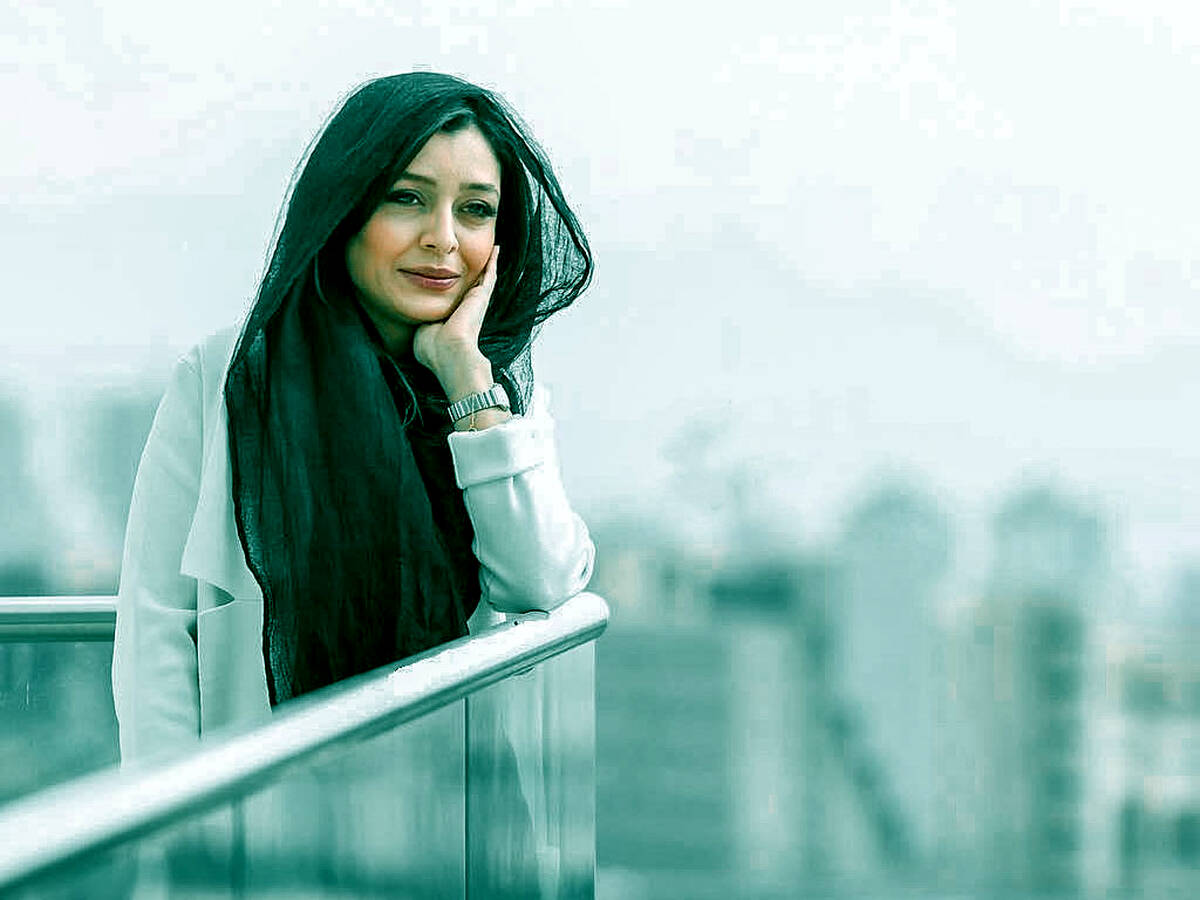  ساره بیات در ماشین لاکچری
