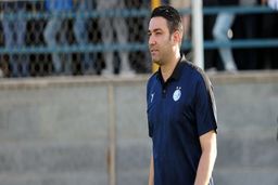 امضای عجیب قرارداد استقلال با نکونام در فرودگاه