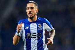 مذاکرات موفقیت آمیز منچستر یونایتد برای جذب مدافع پورتو