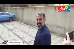 واکنش جالب محمود فکری به نشستن روی نیمکت استقلال + فیلم