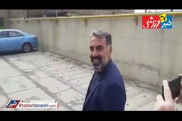 واکنش جالب محمود فکری به نشستن روی نیمکت استقلال + فیلم