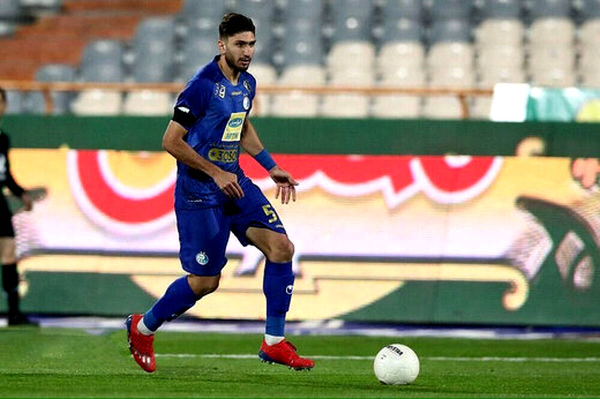 مدافع تیم فوتبال استقلال به پرسپولیس پیوست؟

