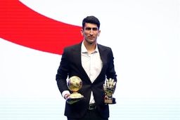 دیدار بیرانوند با ژاوی در مراسم برترین‌های فوتبال آسیا + عکس

