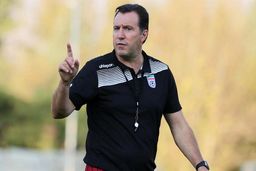 کار عجیب فدراسیون فوتبال / فقط دو برگ از قرارداد ویلموتس را به مجلس دادند!

