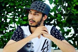 لباس پاره پاره بهرام افشاری سوژه شد + عکس تیپ عجیب و غریب بهرام افشاری