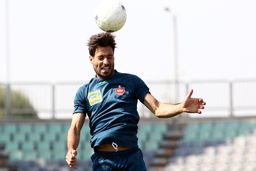 کالدرون به شجاع خلیل زاده پشت کرد! /  خلیل زاده نیمکت نشین شد

