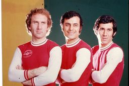 فوتبالیست‌های مشهور قبل از انقلاب، ساواکی بودند؟

