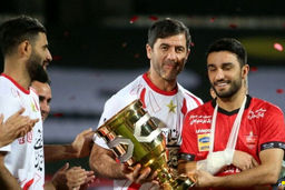 لباس باورنکردنی کریم باقری باشلوار سبز