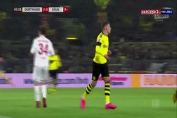 واکنش ناگهانی مربی کلن دربرابر توپ