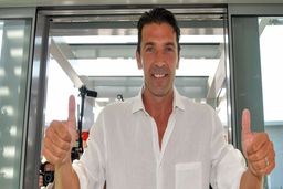 دروازه‌بان افسانه‌ای مدیر تیم ملی ایتالیا شد