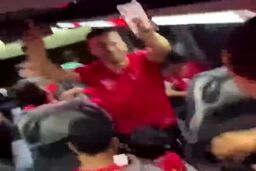 فیلم|رقص و شادی بازیکنان پرسپولیس در اتوبوس
