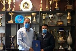 پرویز مظلومی حکم سرپرستی استقلال را دریافت کرد

