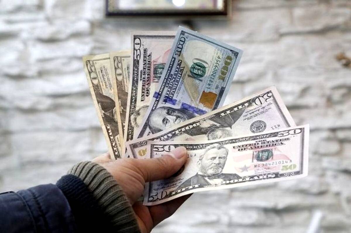 چرا قیمت دلار افزایش یافت؟