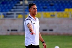 کنایه عجیب مربی پرسپولیس درباره رقابت با سپاهان + جزئیات

