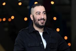 نوید محمدزاده ستاره استقلالی سینما کرونایی شد + عکس

