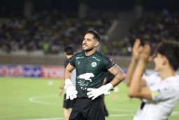 توافق تراکتور با دروازه‌بان ذوب‌آهن
