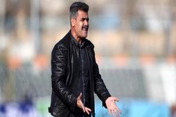 سرمربی نفت بعد از شکست مقابل پیکان:اینطوری سقوط می کنیم