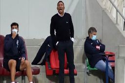 سرمربی ماریتیمو حاضر به استعفا نشد

