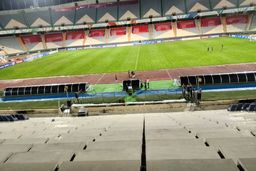 مدیران استادیوم آزادی مخالف زمان دیدار استقلال و تراکتور