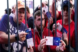 دعوای فرار به جلوی فرانسه و انگلیس بر سر میزبانی فینال