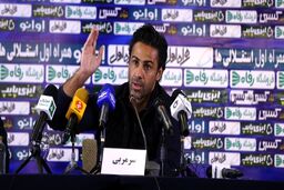 نشست خبری سرمربیان پیکان و استقلال در سازمان لیگ