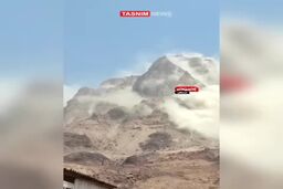 لحظه ترسناک ریزش کوه در پی زلزله جنوب|فیلم