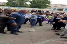 ویدئو تلخ از سیلی خوردن یک معلم از پدر دانش آموز در حیاط مدرسه
