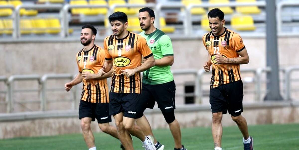 سه پیشکسوت معروف پرسپولیس در تمرین سرخ ها؛عکس