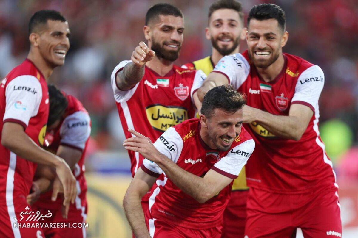 ستاره پرسپولیس تمدید می کند
