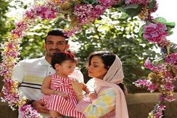 عکس عاشقانه از حسین ماهینی و همسرش در آسانسور!

