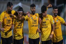 نصف جهان در انتظار جشن در نقش جهان