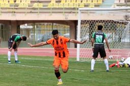 معادلات جنجالی لیگ دسته اول در پایان هفته بیستم/ بالای جدول داغ شد