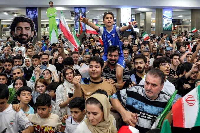 «ایران، ایران» در فرودگاه مهرآباد طنین‌انداز شد