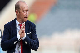 واکنش احساسی سرمربی پیشین پرسپولیس به درگذشت و مارادونا + عکس

