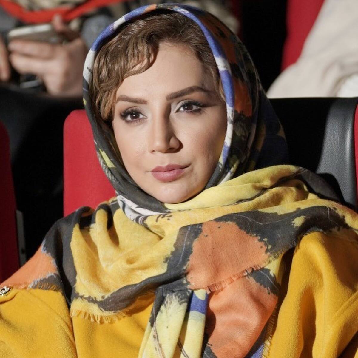 گریم عجیب شبنم قلی خانی با ریش و سبیل ! + عکس خانه لاکچری شبنم قلی خانی 