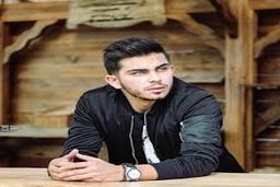 ژست عجیب ارسلان قاسمی در باشگاه بدنسازی 