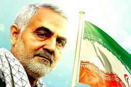 شهید قاسم سلیمانی در لباس خادمی امام رضا(ع)