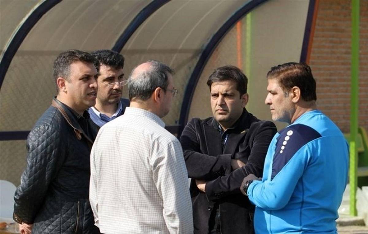 مهاجری از سرمربیگری نساجی استعفا کرد

