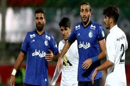 کارت بازی دو سرباز استقلال برای لیگ آزادگان صادر شد