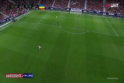 فیلم|برخورد عجیب توپ با دوربین عنکبوتی 