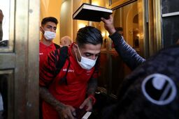 در آستانه دیدار با نساجی؛ اخراج مدافع پرسپولیس از سوی یحیی !