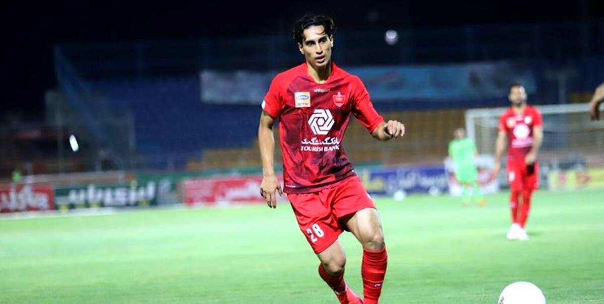 محمد نادری در پرسپولیس می‌ماند؟