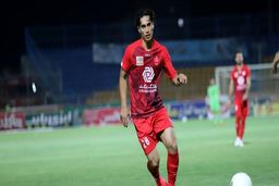 محمد نادری در پرسپولیس می‌ماند؟