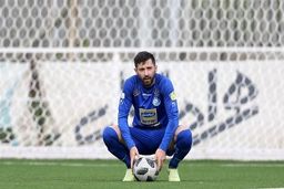 خروج مدافع خارجی استقلال با ۸۰ کیلو بار اضافه!

