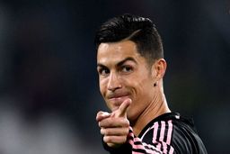 اعطای نشان لیاقت به رونالدوی بی‌اخلاق!

