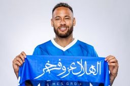 عدد باورنکردنی فروش پیراهن نیمکار در عربستان در  ۸ ساعت